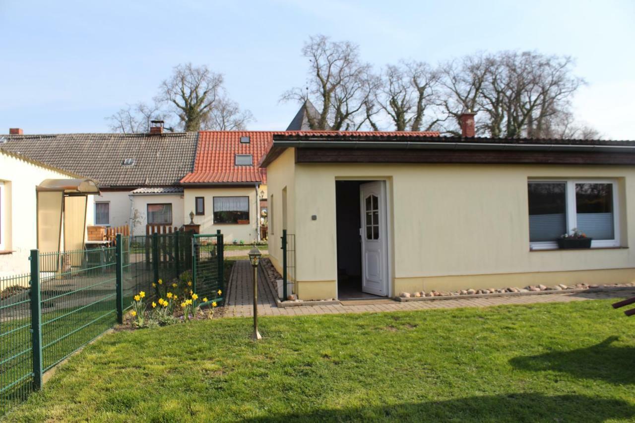 Bungalow Gross Dratow Exterior foto